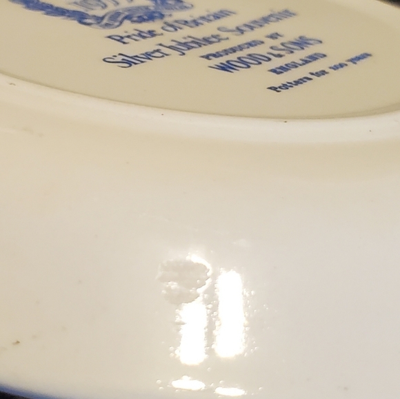 1977 Wood & Sons Silver Jubilee Trinket Di… - Picture 2 of 3